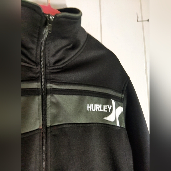 LIKE NEW!! HURLEY, Full Zip Active Jacket. Size M - Picture 4 of 10